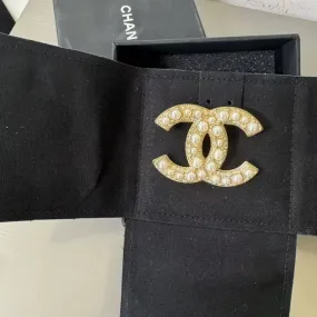 Chanel Gold Pearl CC Logo Brooch Small Size