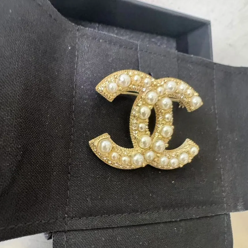 Chanel Gold Pearl CC Logo Brooch Small Size